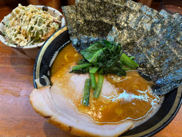 「ラーメン+海苔+釜焼きチャーシュー丼」@末廣家の写真