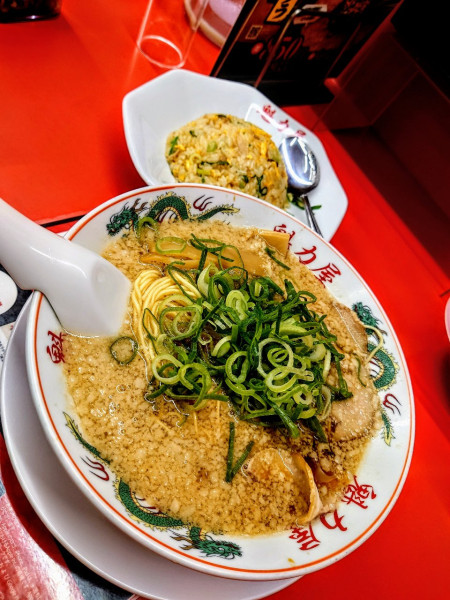 「醤油ラーメン」@ラーメン 魁力屋 東久留米店の写真