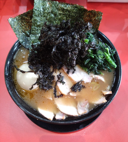 「チャーシュー麺＋味玉＋岩海苔」@豚小家の写真