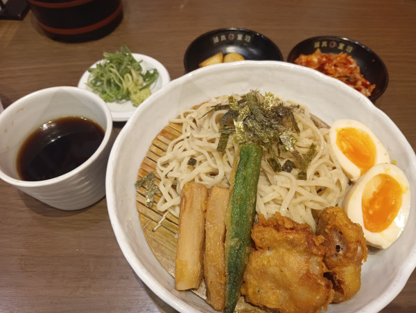 「冷やしざる麺・並(¥880）」@河童ラーメン本舗 高槻店の写真
