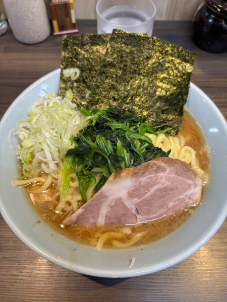 「醤油ラーメン(麺増し)」@横浜家系豚骨醤油極太麺 侍 本店の写真