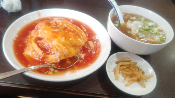 「天津丼と半ラーメン税抜750円」@中国料理 祥龍房 飯能南口店の写真
