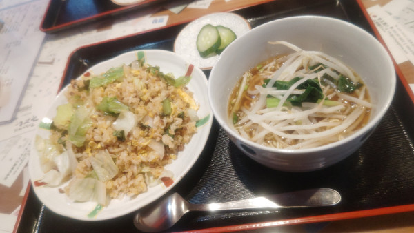 「炒飯＋ミニラーメン９５０円」@中華ぴいたんの写真