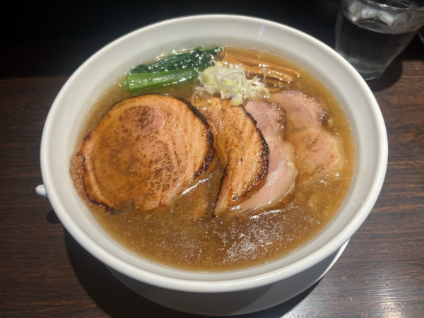 「塩らーめん　肉トッピグ」@ら〜麺 瑞藤の写真