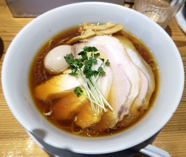 「特製醤油ラーメン」@麺屋鈴春の写真