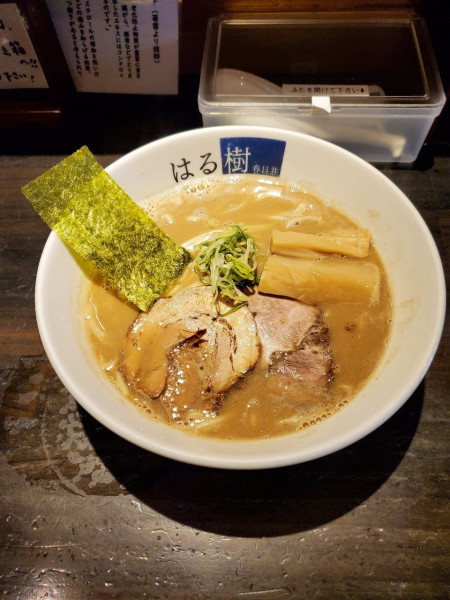 「豚と魚介の白湯ラーメン@950」@はる樹の写真