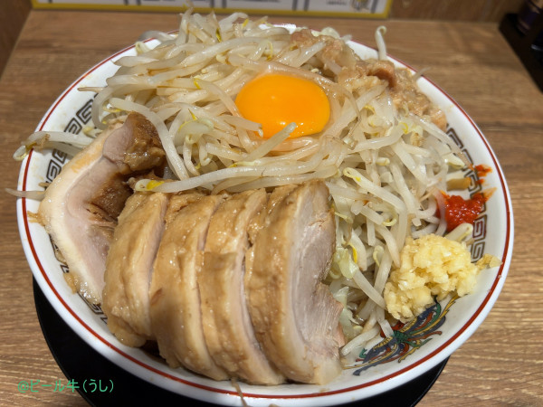 「小汁なし小豚(1350円)全マシアレ(豆板醤)」@ラーメン豚山 大宮店の写真