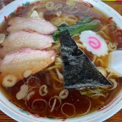 ワンタンメン　900円