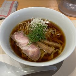 醤油らーめん 1300円