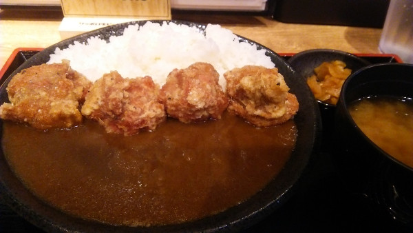 「にんにくザンギカレー 980円」@なるとキッチン 神田店の写真