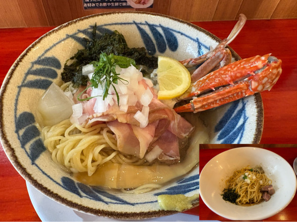 「【限定】渡り蟹の冷やしソバ980円、煮干の和え玉200円」@らーめん コットンポットの写真