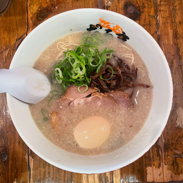 「煮卵ラーメン」@元祖博多だるま 博多デイトス店の写真