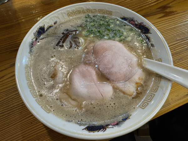 「こってりラーメン　880円」@福間ラーメン ろくでなし 新宮店の写真