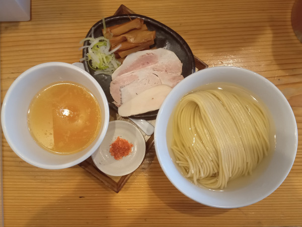 「塩つけ麺(300g) ＋極太メンマ」@麺屋鈴春の写真
