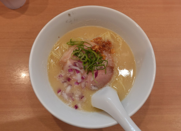 「鶏白湯らぁ麺（980円）」@らぁ麺 はやし田 横浜店の写真