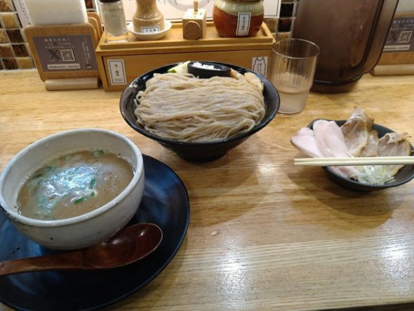 「つけ麺＆チャーシュー盛り」@麺匠たか松 KAWARAMACHIの写真