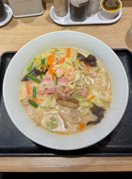 「長崎ちゃんぽん麺1.5倍(840+80)」@長崎ちゃんぽん リンガーハット 西新宿店の写真