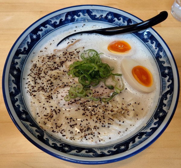 「味玉鶏白湯ラーメン(950円)」@RAMENSTAND 熊谷広瀬の写真
