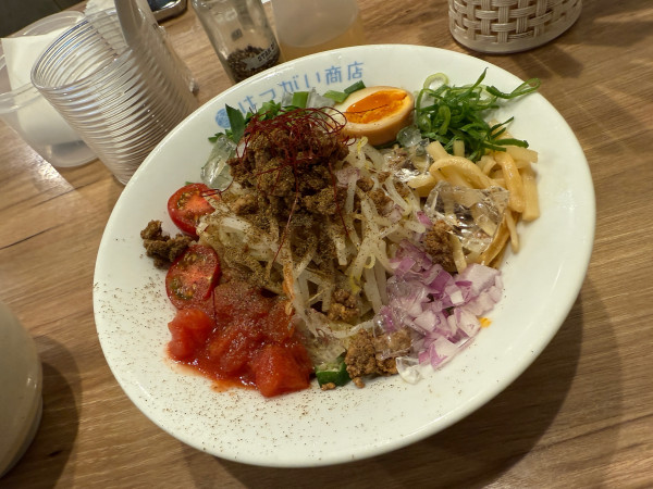 「【限定】冷やし坦々まぜそば」@はつがい商店の写真