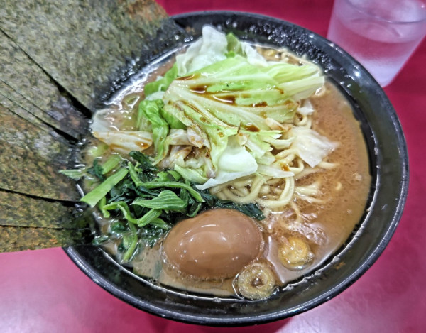 「ラーメン(並)+味玉+のり+キャベツ」@杉田家 千葉祐光店の写真
