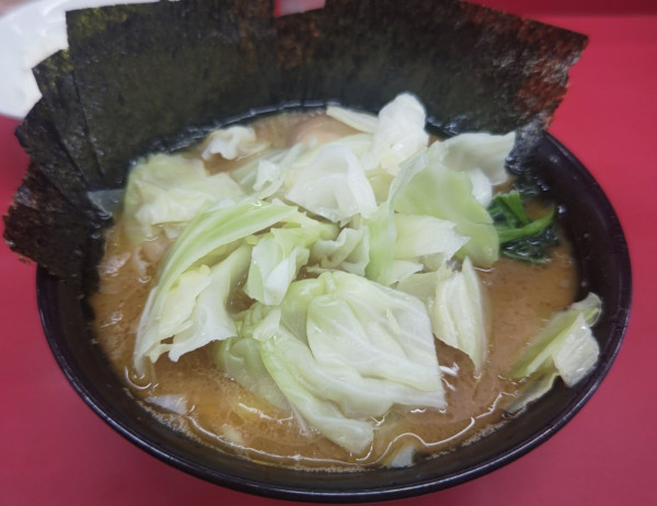 「ラーメン(並)+味玉+のり+キャベツ&麺固め」@ラーメン杉田家の写真