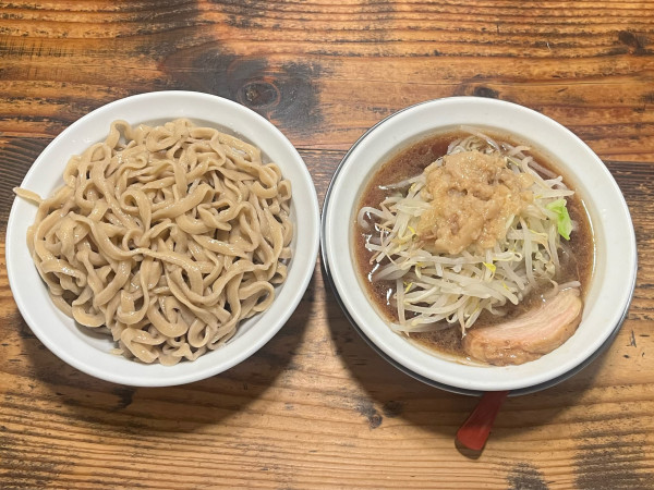 「つけメン 中」@ラーメン ヒカリの写真