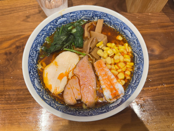 「海老辛中華そば 1200円＋オープン記念無料海老替え玉ハーフ」@中華そば 啞不魯の写真