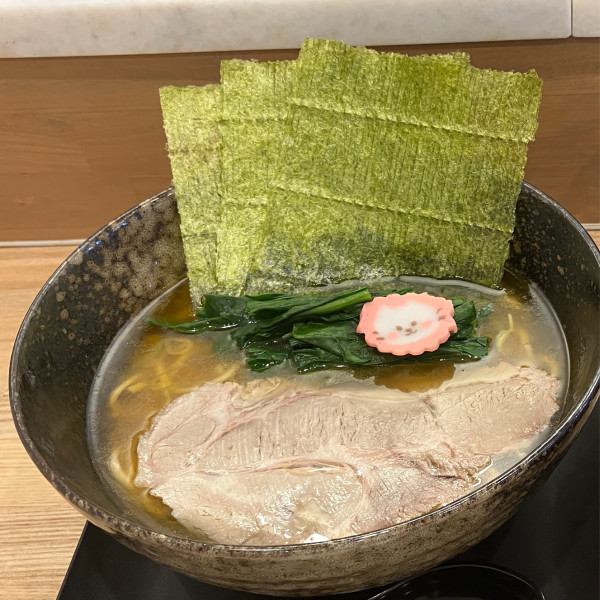 「家系ラーメン　900円」@拉麺うずまきの写真