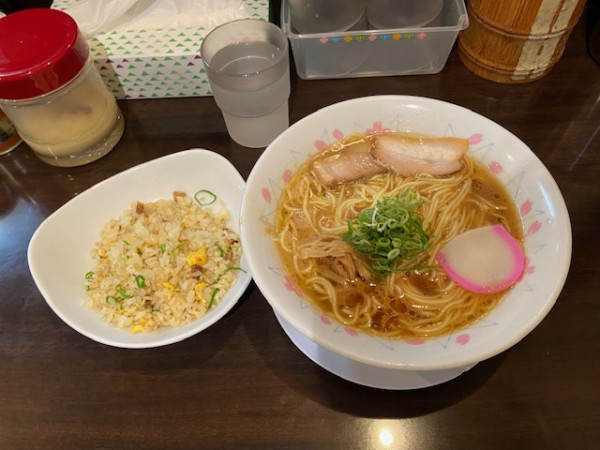 「Aセット(中華そば+半チャーハン)」@のりや食堂の写真
