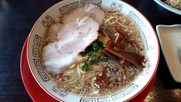 「中華そば中太ストレート麺」@中華そば すみ田 あかねヶ丘店の写真