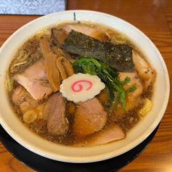 生姜醤油チャーシューめん　1080円　麺硬め