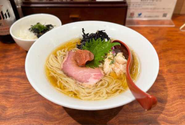 「煮干しの冷やし¥1100、南高梅¥300、小茶漬け¥150」@三馬路 東京店の写真