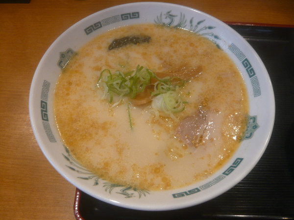 「とんこつラーメン」@日高屋 一橋学園北口店の写真