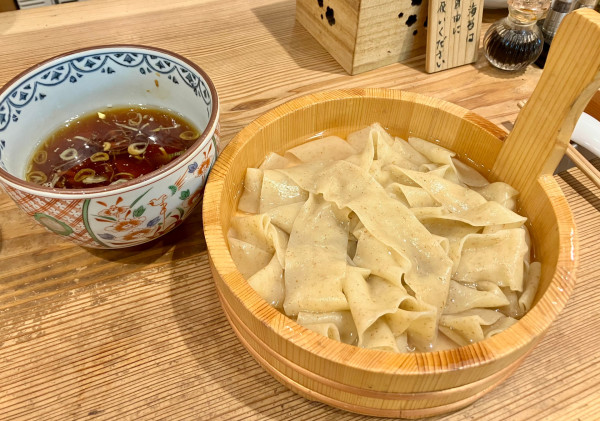 「平打ちざるそば　[煮干しスープ]」@かね田の写真