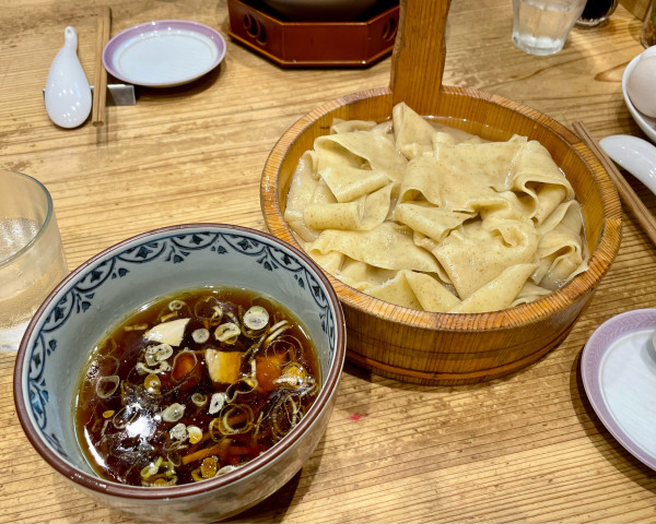 「平打ちざるそば(煮干しスープ)/麺大盛」@かね田の写真