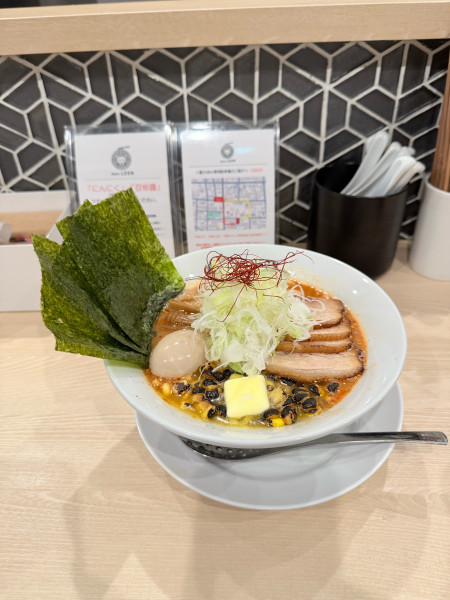 「●特製辛味噌ラーメン（細麺）　1,280円 太麺の選択肢もあり 」@麺.れおんの写真