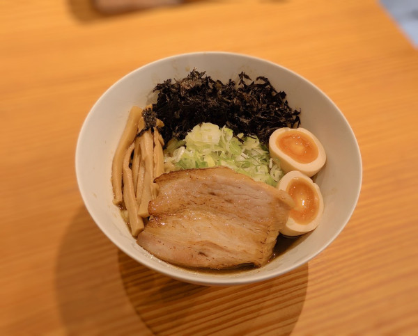 「名古屋コーチンと煮干しの油そば【限定】」@貝出汁ラーめん クラムの写真