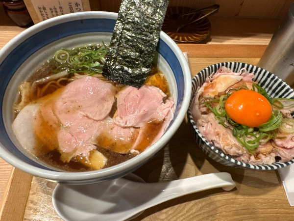 「中華そば＋レアチャーシュー丼」@中華そば 麒麟の写真