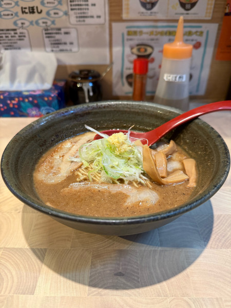 「煮干しらーめん　950円」@にぼしらーめん88の写真