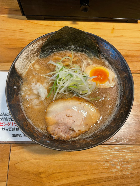 「濃厚中華そば(950円)」@清勝丸 相模大野店の写真