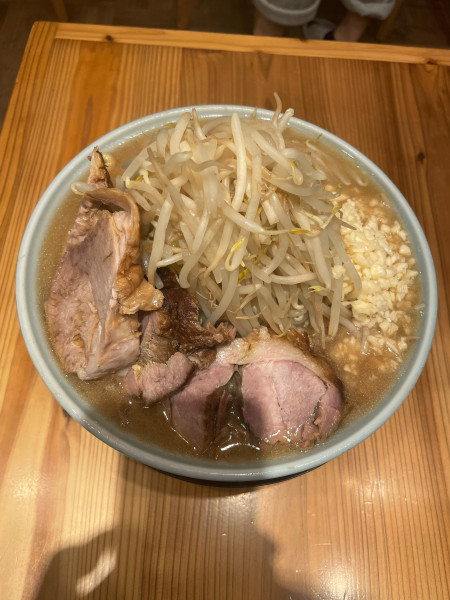 「俺道ラーメン500g(1250円)+チャーシュー2枚(250円)」@俺の生きる道 関内地下街マリナード店の写真