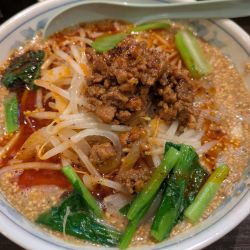 野菜入坦々メン(950円)