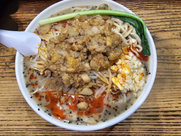 「【限定】担々麺　ニンニクアブラ　1200円」@限界を超えろ 弘前店の写真