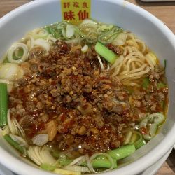 台湾ラーメン アメリカン＋半チャーハン（ランチＥセット）
