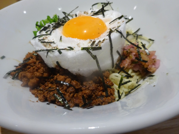 「肉味噌まぜそば　990円」@香油まぜそば しろの写真