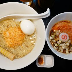 昆布水牛つけ麺＋白い味玉＋缶ビール