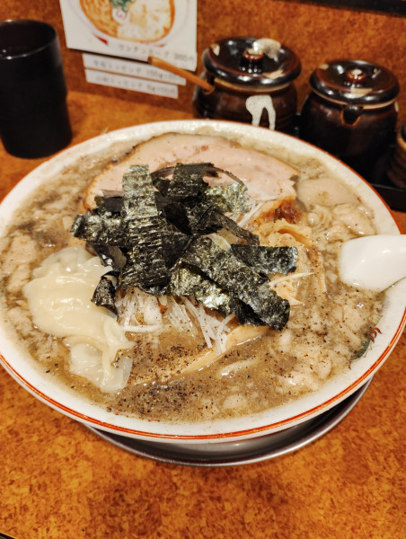 「背脂煮干醤油拉麺」@麺の蔵 かめだ屋の写真