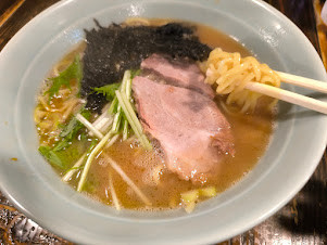 「醤油らーめん(800)」@がら屋の写真