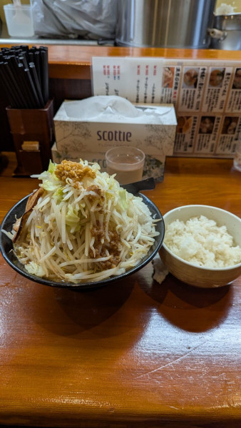 「濃厚G郎麺　野菜マシ、ニンニク、麺硬め」@三代目麺処 「まるは」極 船橋店の写真
