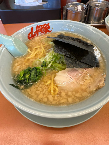 「醤油ラーメン」@ラーメン山岡家 さいたま丸ヶ崎店の写真